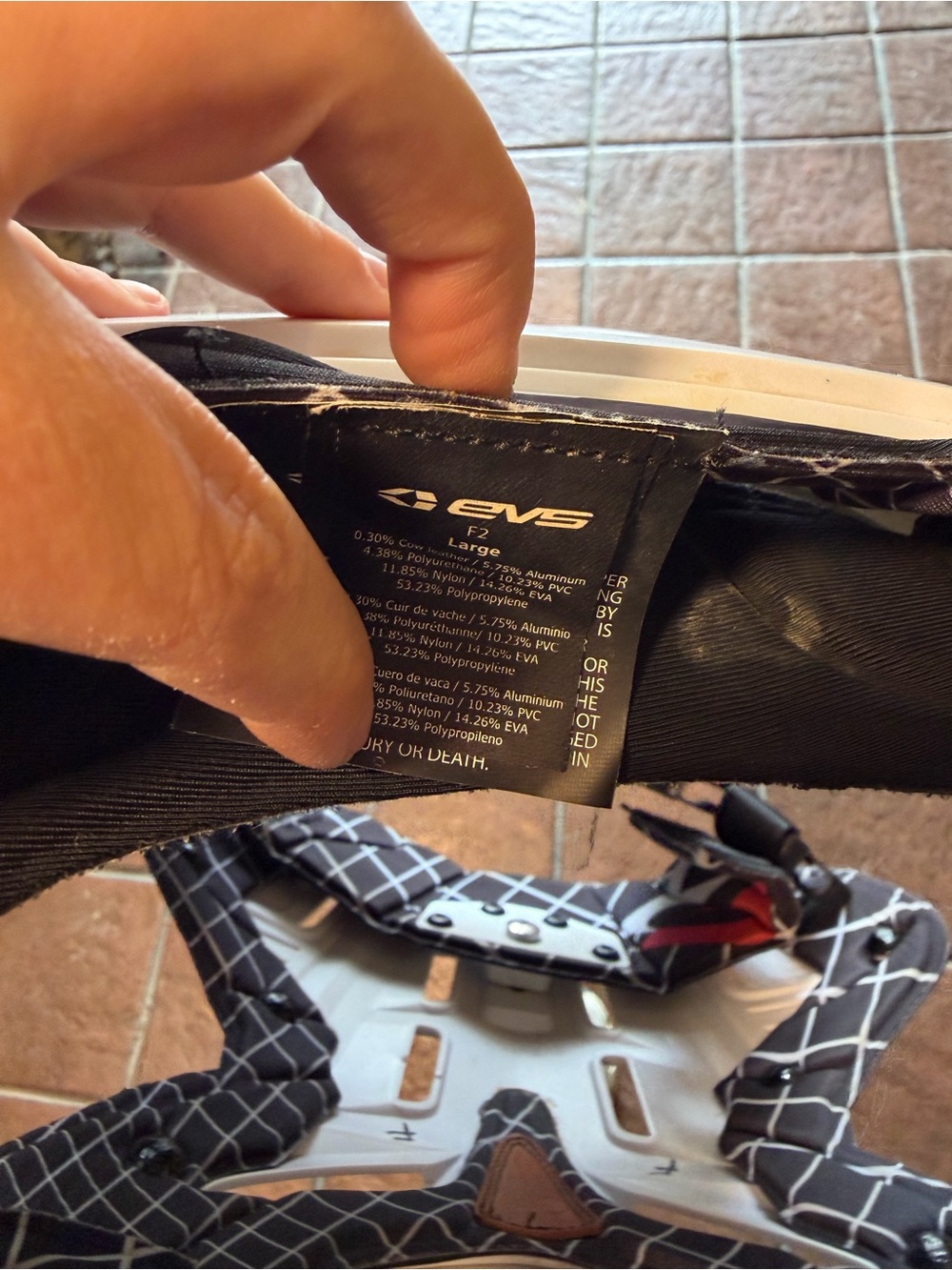 EVS Chest Protector - Picture 5 of 6